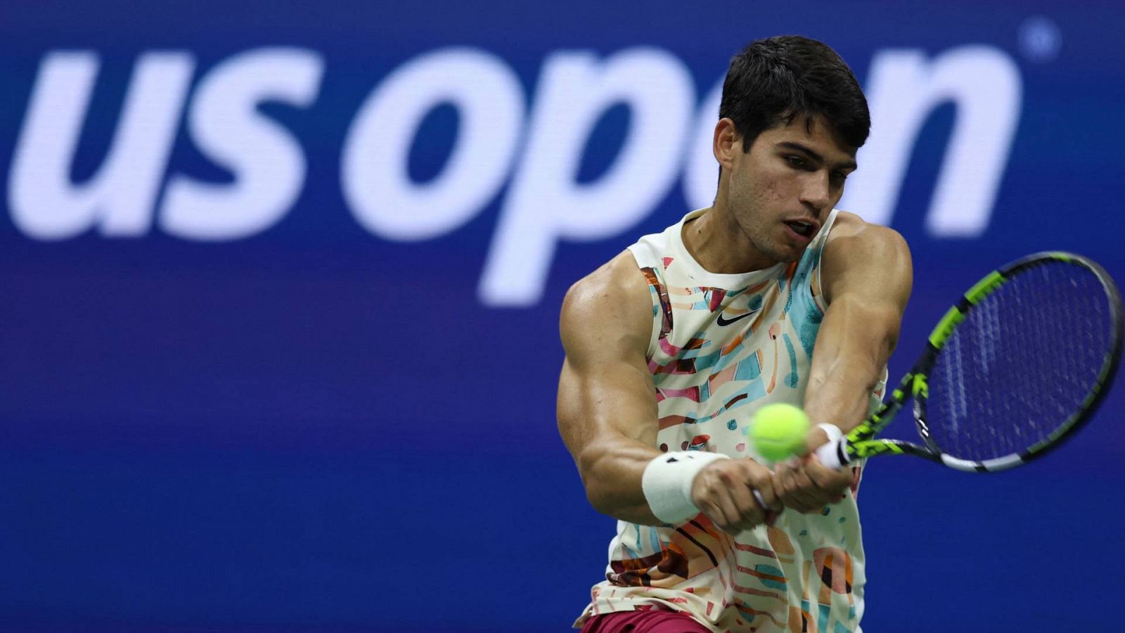 Una imagen de Carlos Alcaraz durante su partido contra el sudafricano Lloyd Harris en el US Open de tenis.