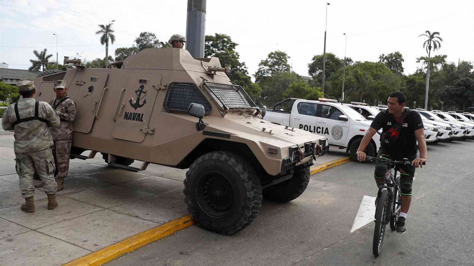 Imagen de archivo de militares en el centro de Lima (Perú).