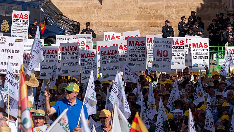 Agricultores se concentran en Córdoba para pedir medidas contra la sequía y el cambio climático