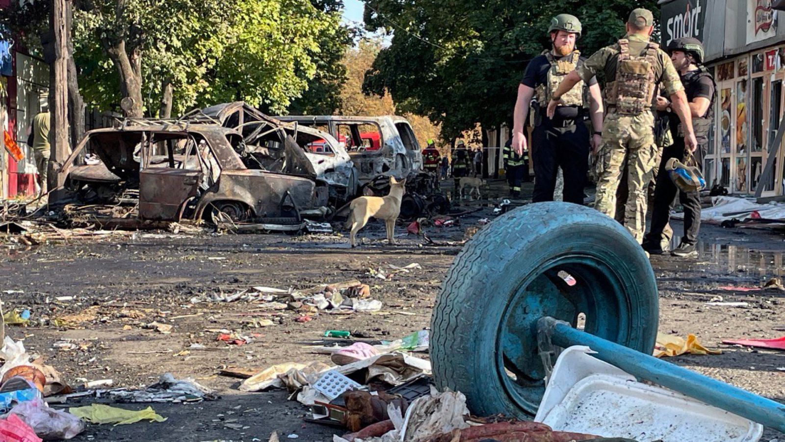 Restos de un ataque ruso en un mercado en Kostiantinivka, en la región de Donetsk