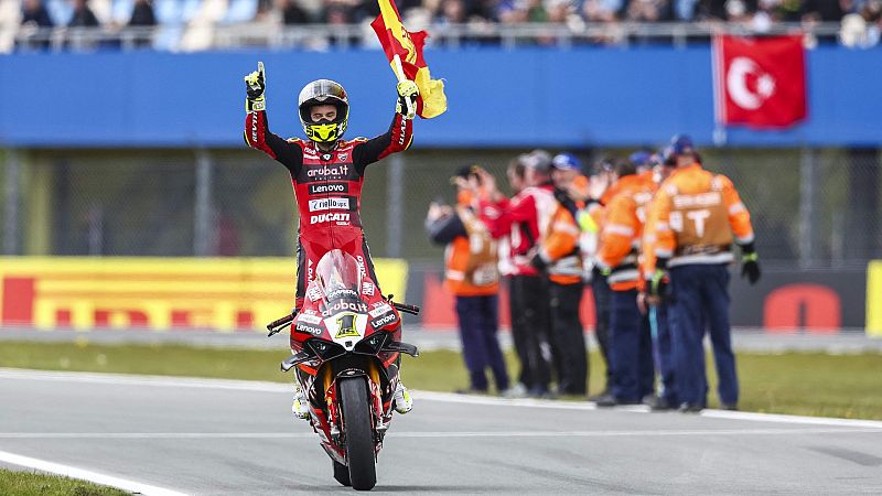 Mundial de SBK: la 'vuelta al cole', en Magny Cours