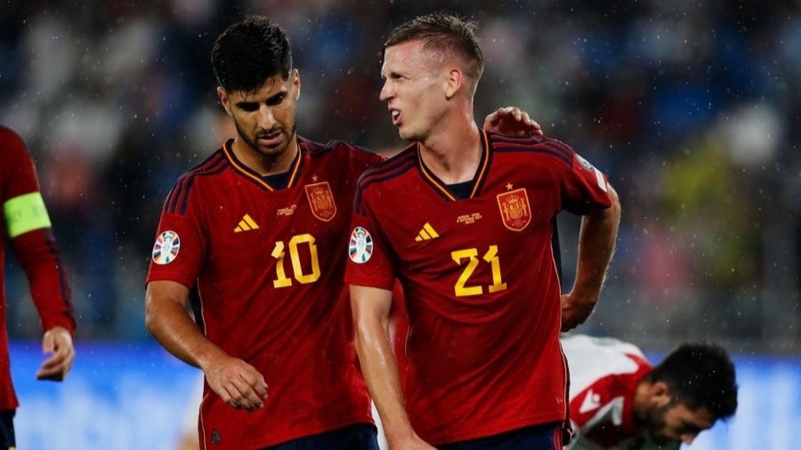 Georgia - España: Dani Olmo y Marco Asensio, en el partido.