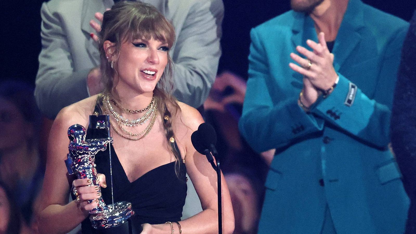 Taylor Swift recibe el premio al Mejor Pop en la gala de los premios MTV