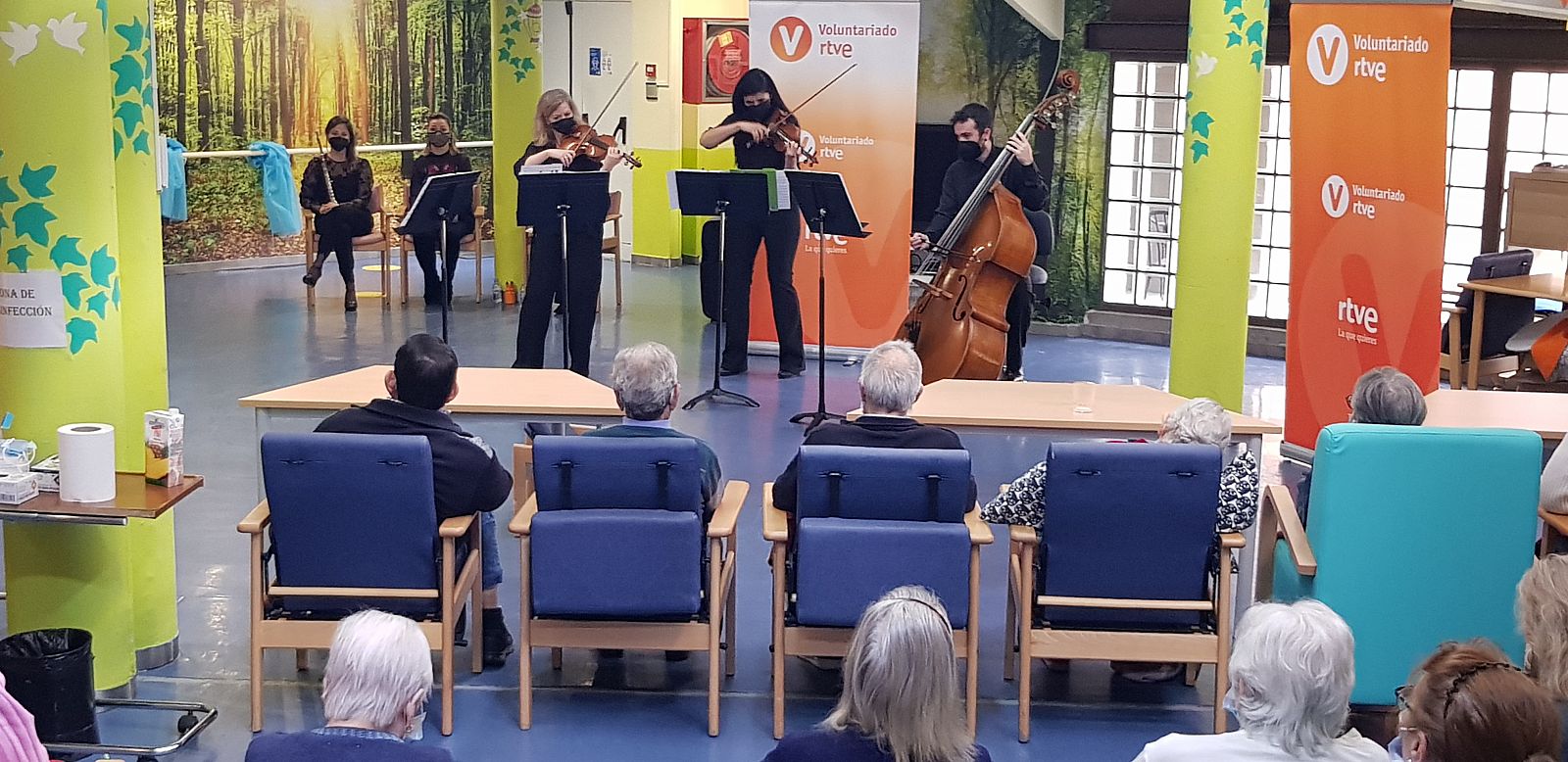 RTVE pone en marcha el voluntariado `Una melodía para nuestros mayores¿ para acercar la música a ancianos enfermos de Alzheimer