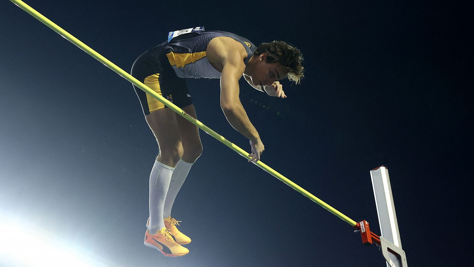 Armand Duplantis bate su propio récord del mundo (6.23) en Eugene