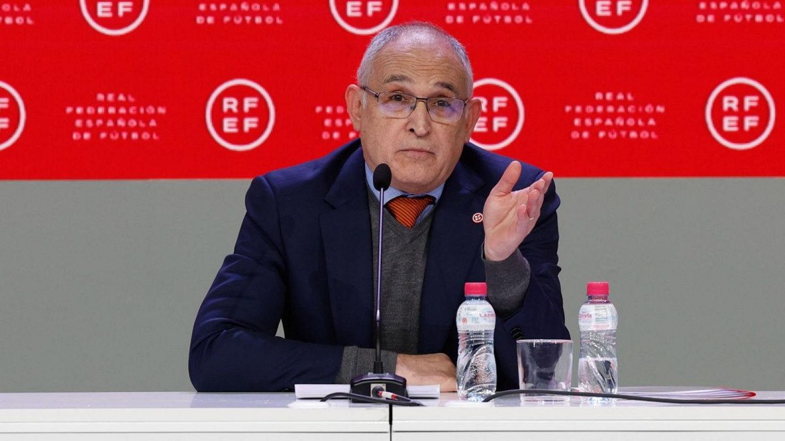 Primera medida tras la reunión RFEF-CSD: Andreu Camps, secretario general, destituido