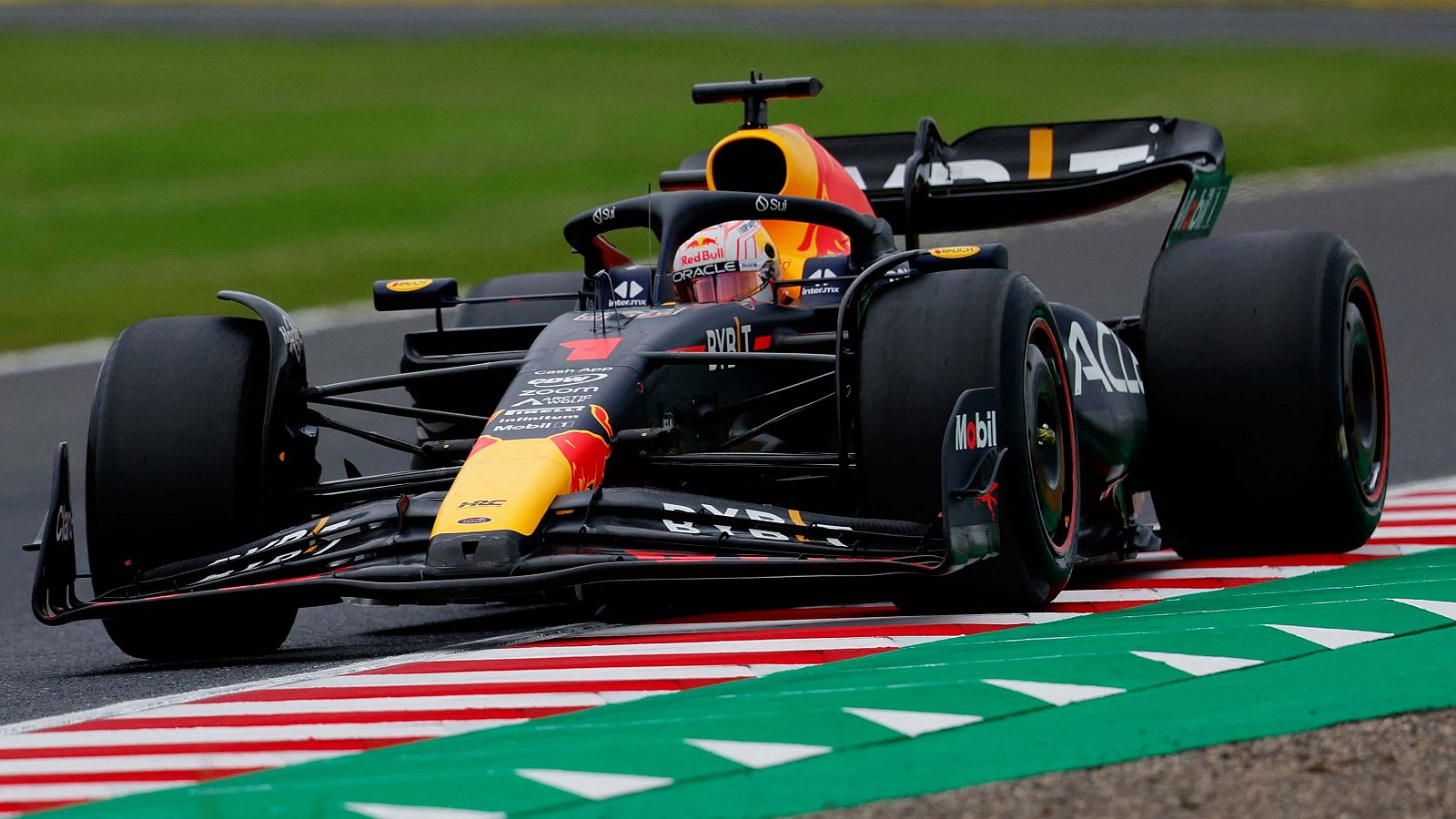 Verstappen lidera los libres en el GP de Japón de F1