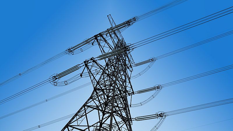 El precio de la luz cae este sábado hasta los 104,89 euros/MWh