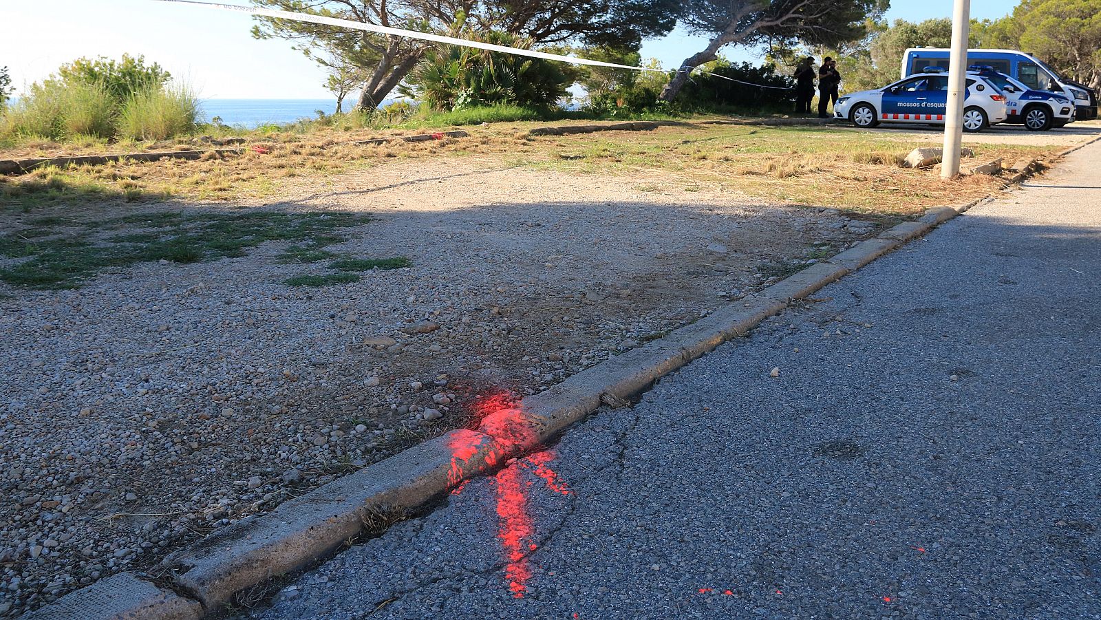 Punt de la Ronda de Mar on el vehicle va sortir de la via i es va precipitar al mar | ACN