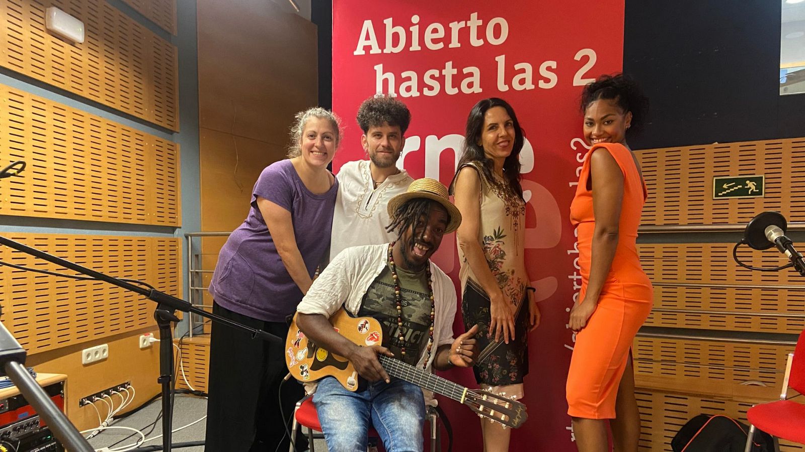 Nia estrena 'Palo Santo' en 'Abierto hasta las 2'