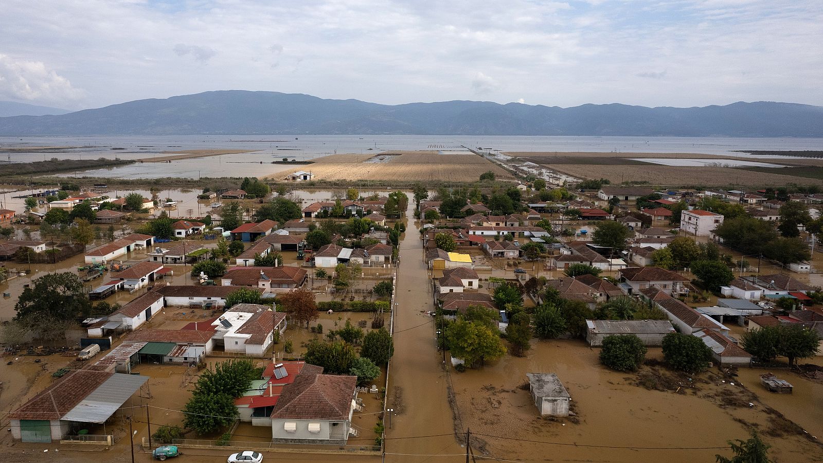 Las lluvias torrenciales provocan inundaciones en Larissa, Grecia