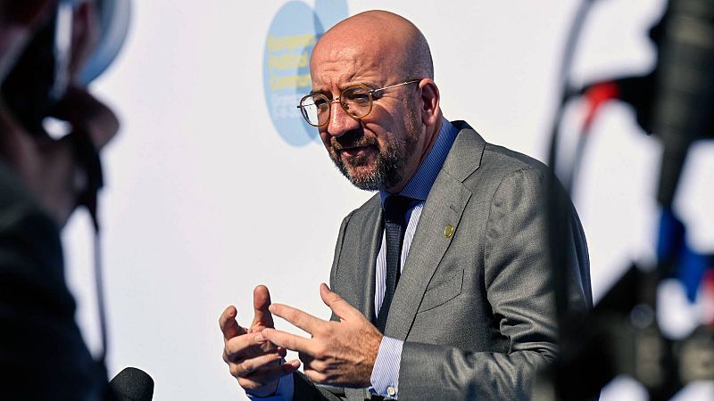 El presidente del Consejo Europeo, Charles Michel, realiza declaraciones a su llegada a la reunión de la comunidad Política Europea en Granada