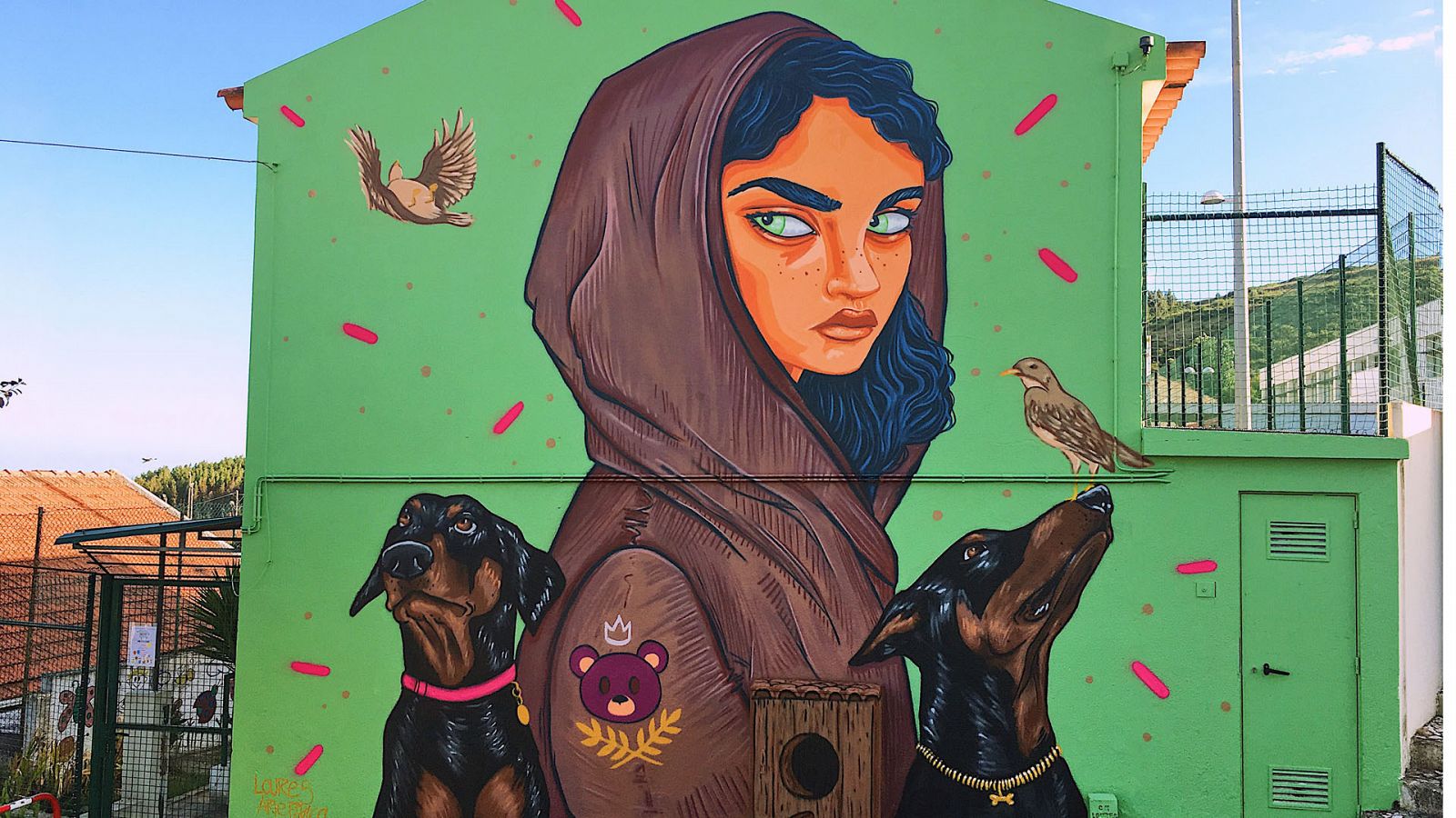 Mural de Nana, artista y miembro de la producción de Delas Fest