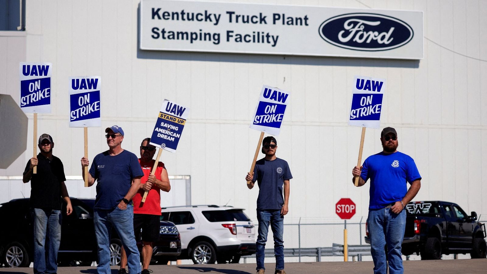 El sindicato del motor de Estados Unidos avisa que la huelga entra en una nueva fase más agresiva