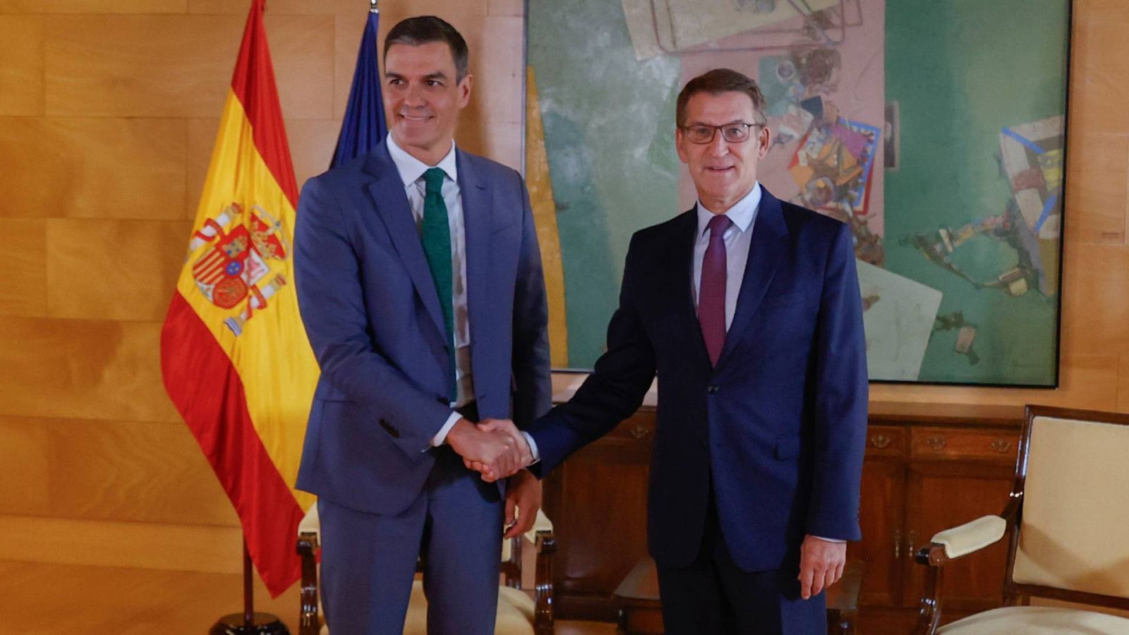 Pedro Sánchez y Alberto Núñez Feijóo, reunidos en el Congreso de los Diputados el pasado 10 de septiembre.