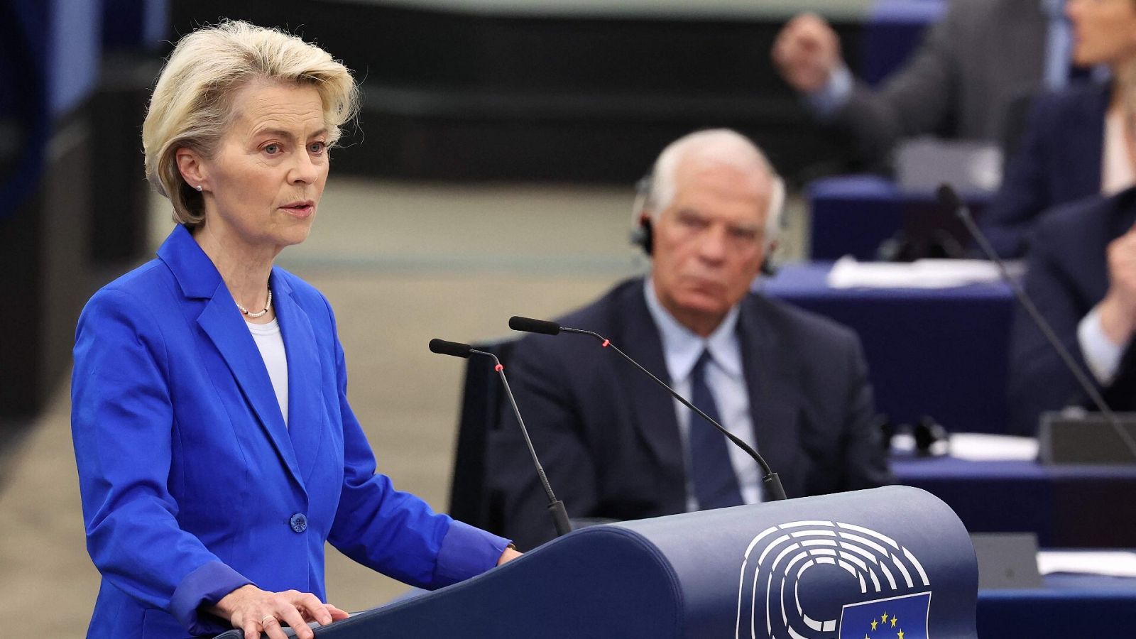 La Presidenta de la Comisión Europea, Ursula von der Leyen, interviene durante un debate sobre el conflicto palestino-israelí.