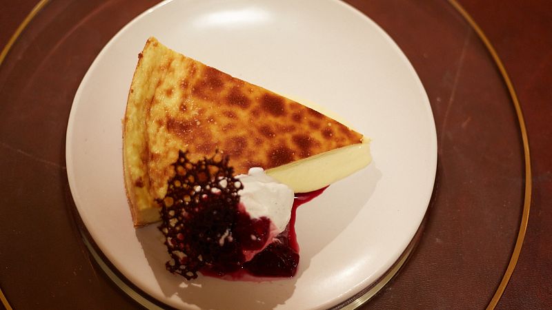 Receta de tarta de queso con compota de cerezas de MasterChef Celebrity 8