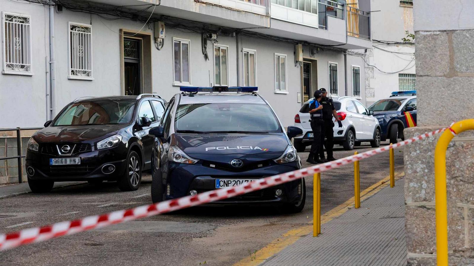 Imagen de archivo de coches de policía.