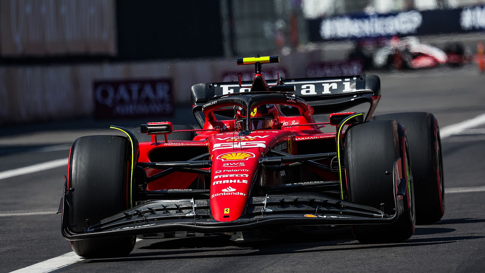 Ferrari sorprende a Verstappen; Sainz segundo y Alonso 13º