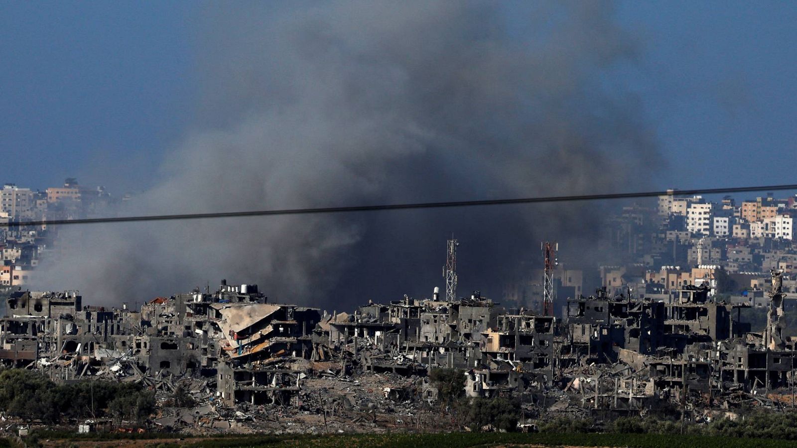 Las fuerzas terrestres del Ejército israelí llegan a las afueras de la Ciudad de Gaza, según los testigos