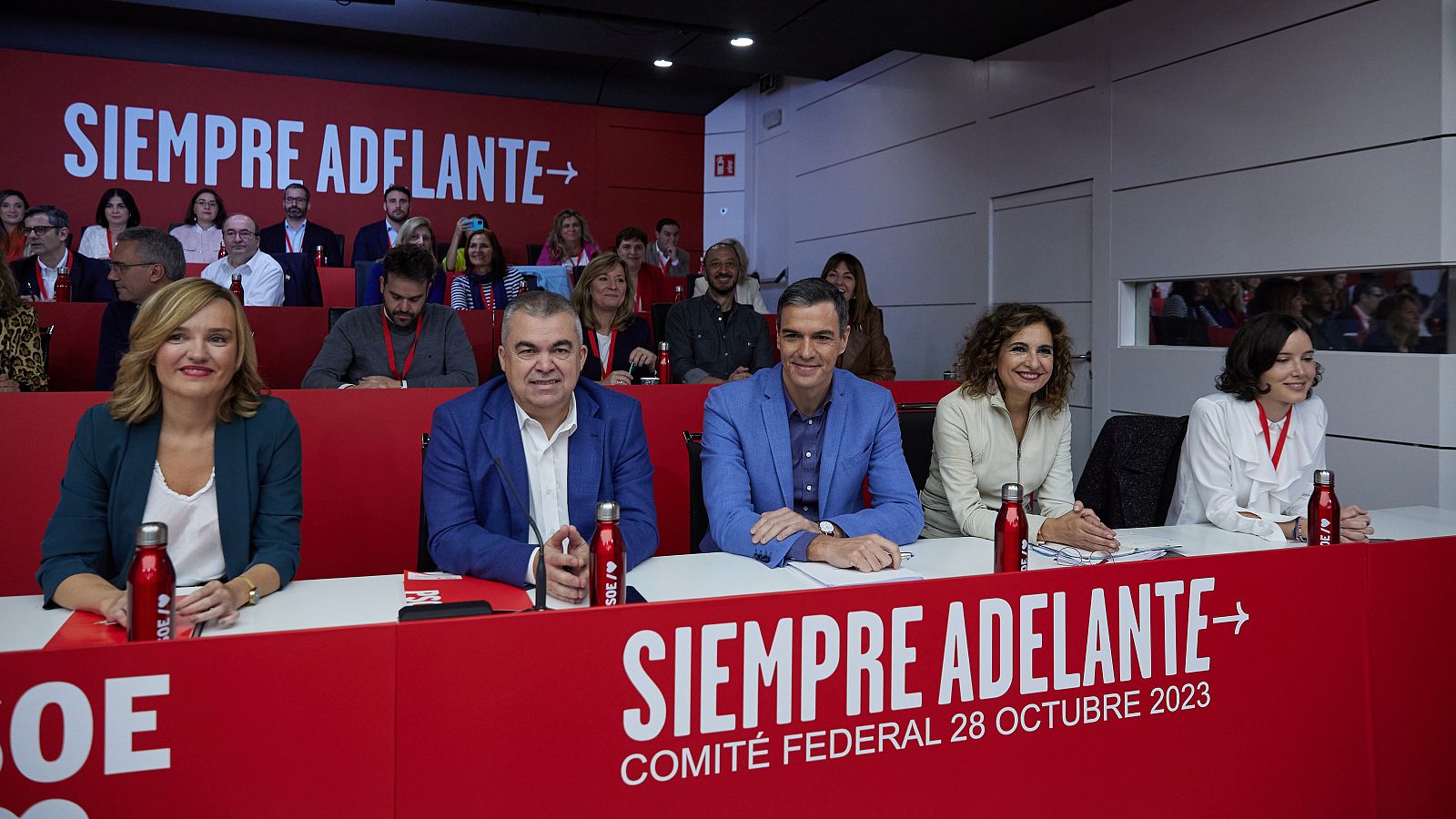 El PSOE convoca un Comité Federal para consultar con las bases el acuerdo con Sumar