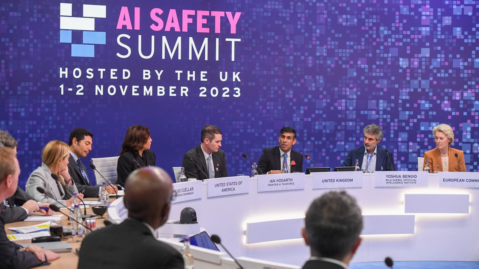 Ministros y autoridades de diferentes países han participado la cumbre de seguridad de la IA.