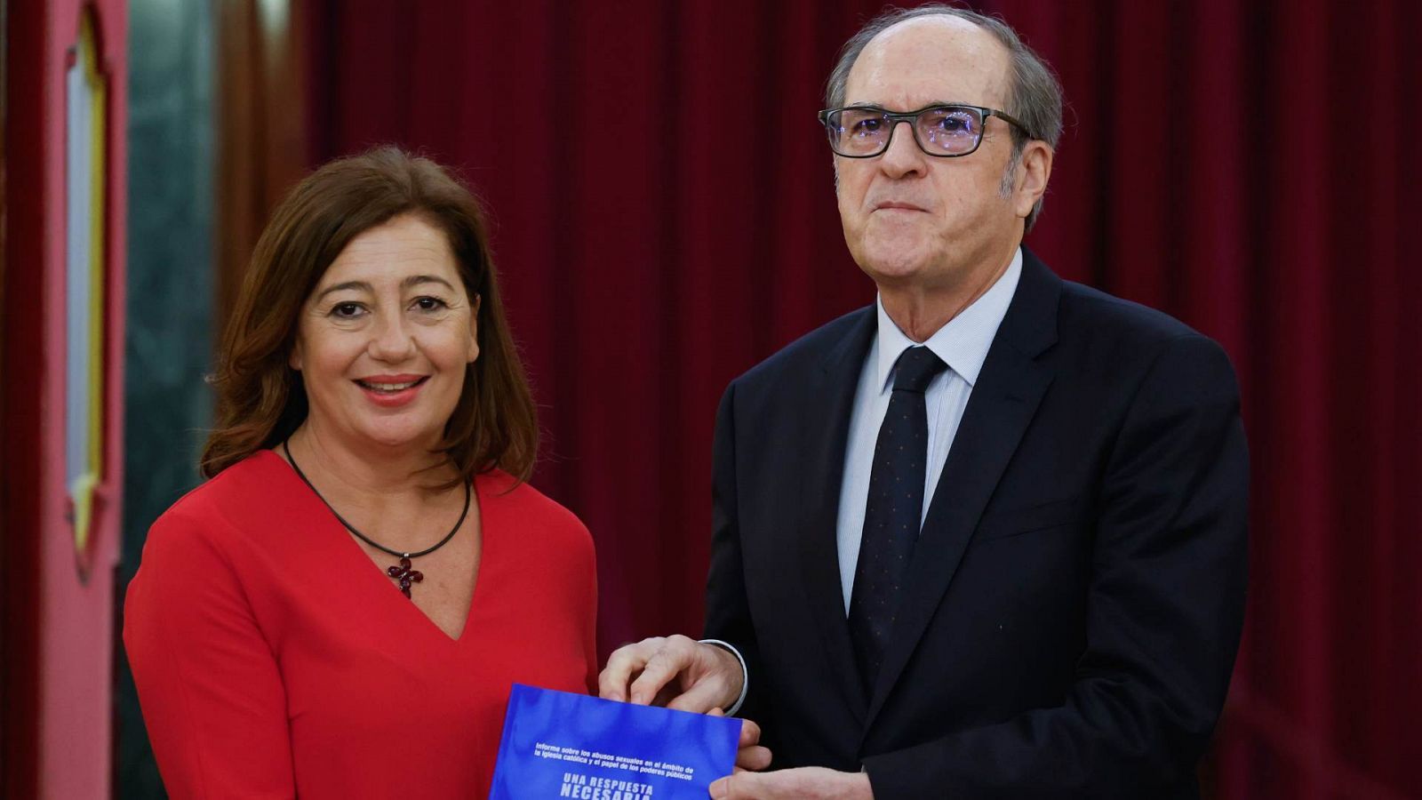 El Defensor del Pueblo, Ángel Gabilondo, en la entrega en el Congreso del informe sobre abusos sexuales en el ámbito de la Iglesia católica