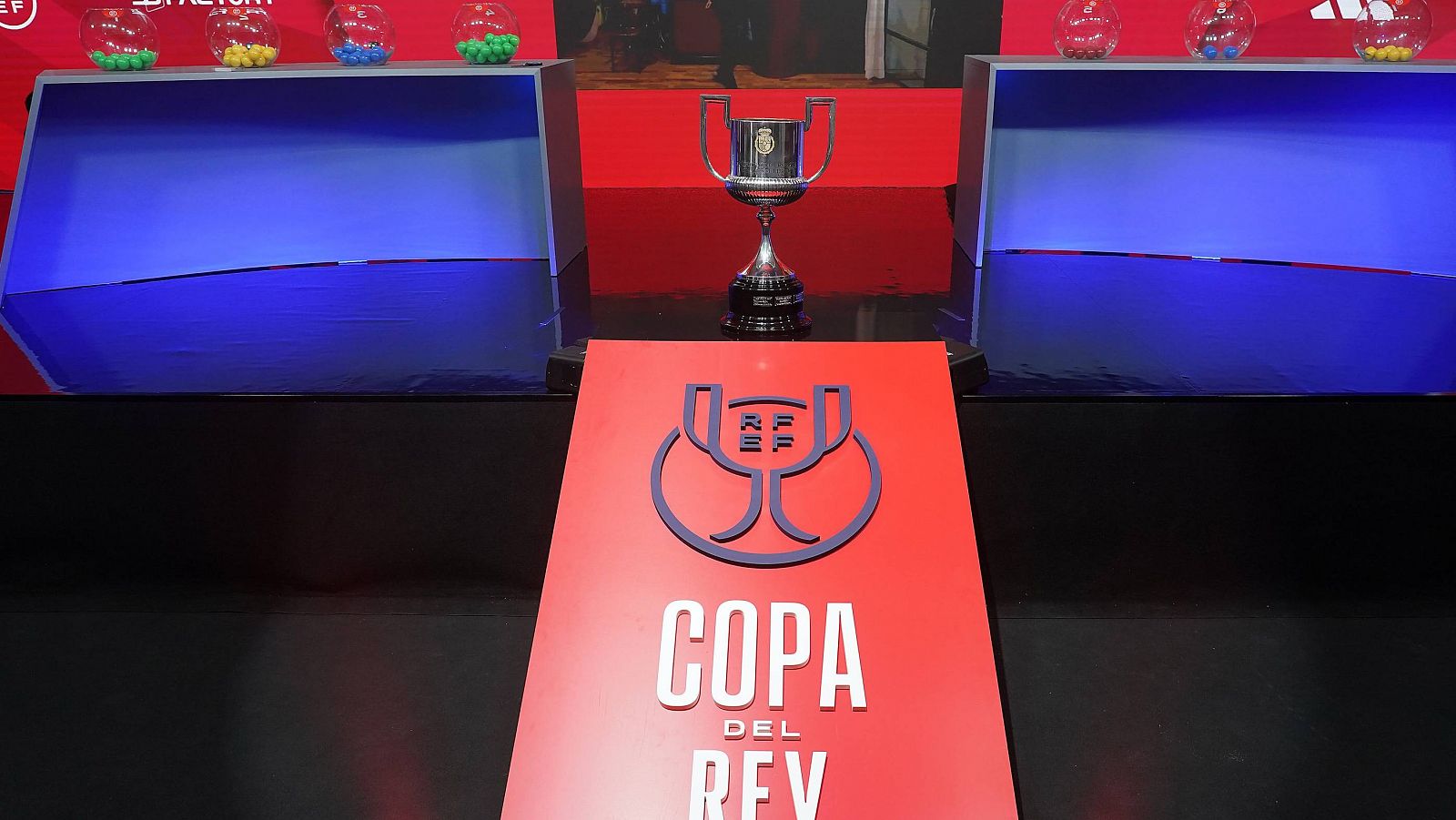 Imagen del trofeo de la Copa del Rey de fútbol.