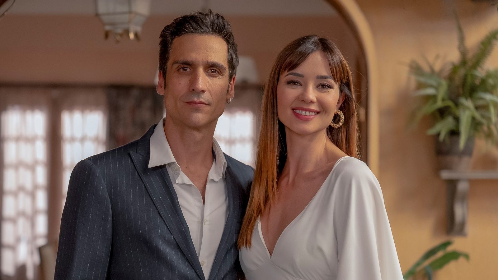 '4 estrellas' | Julio (Raúl Prieto) y Marta (Dafne Fernández)