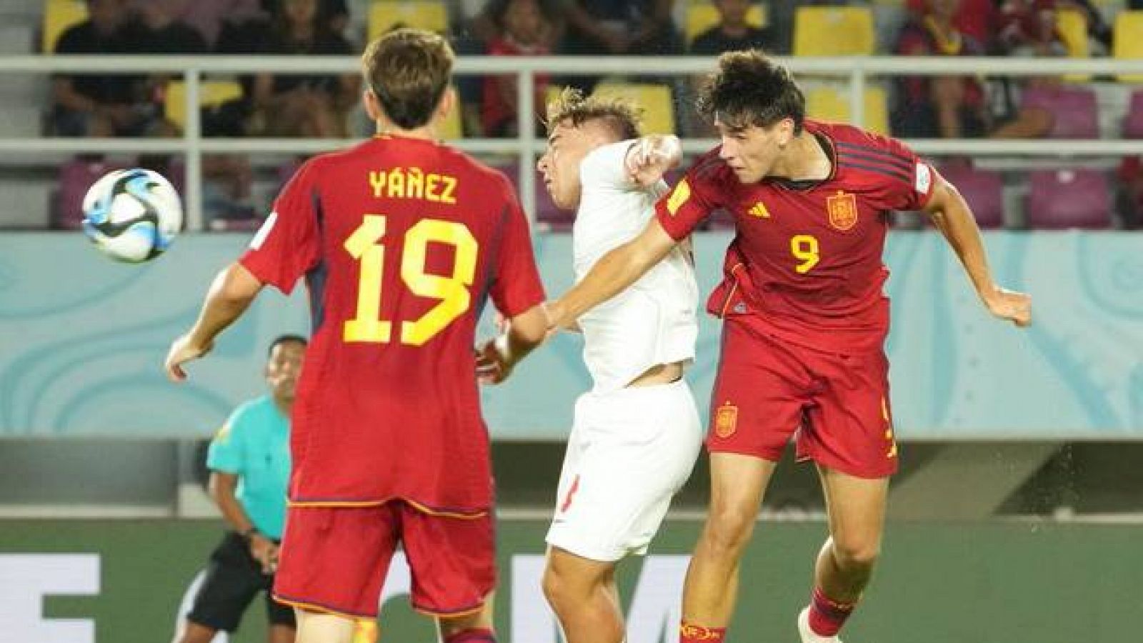 Marc Guiu anota el primer tanto de España ante Canadá en el Mundial Sub-17.