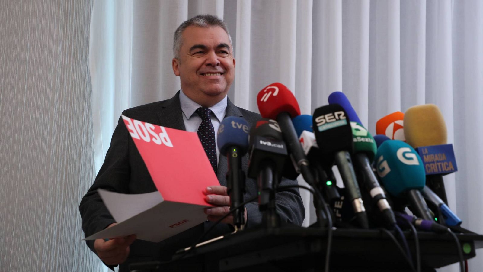 El secretario de Organización del PSOE, Santos Cerdán, comparece para explicar los detalles del acuerdo de investidura