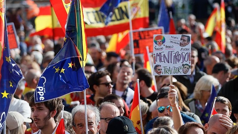Manifestantes en la protesta en Madrid contra la amnistía.
