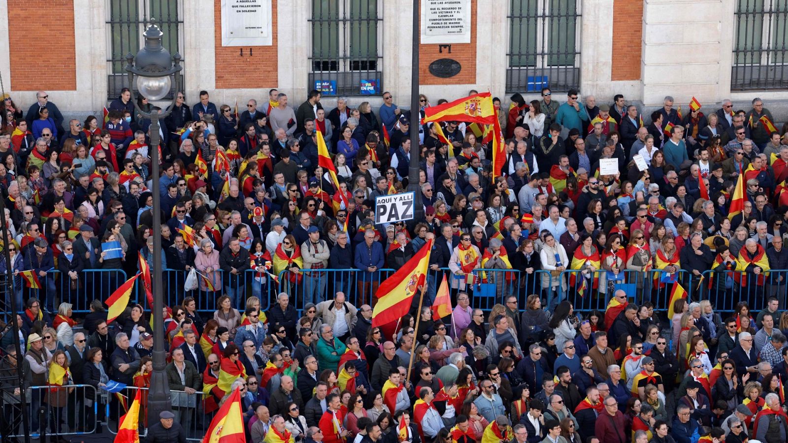 Miles de personas salen a la calle contra la amnistía