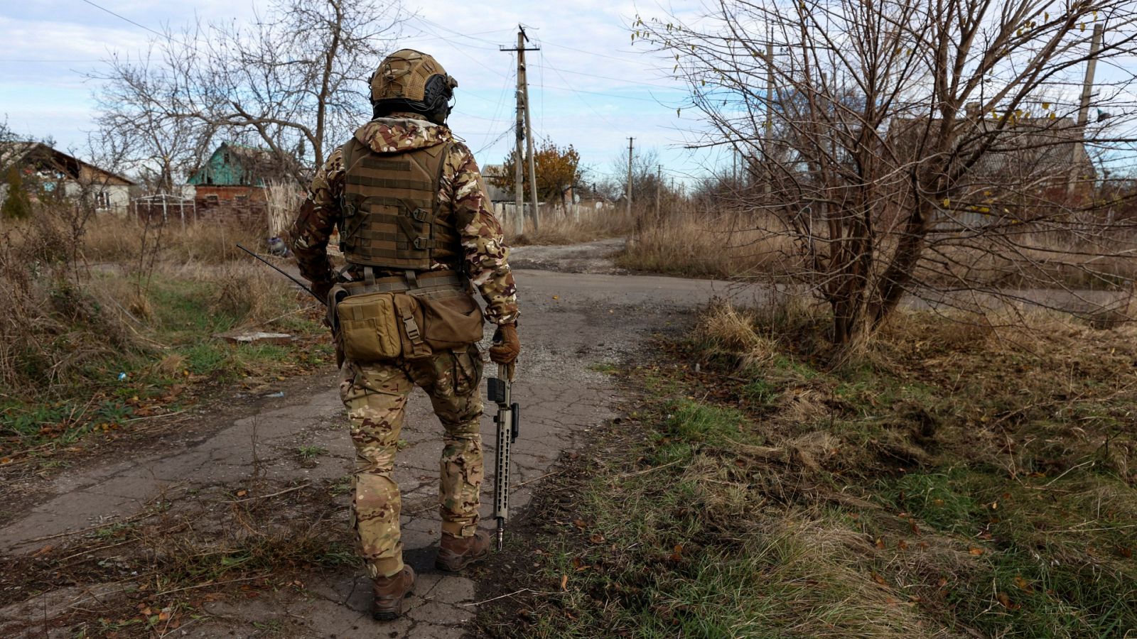 Un militar ucraniano en el frente de Avdiivka.