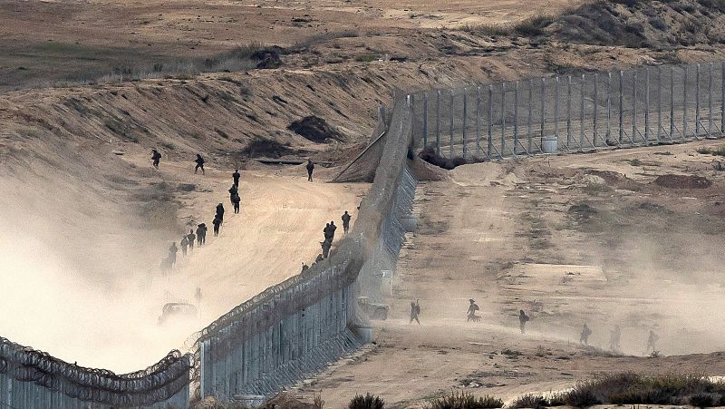 Israel dice que Hamás "ha perdido el control en Gaza" y huye hacia el sur