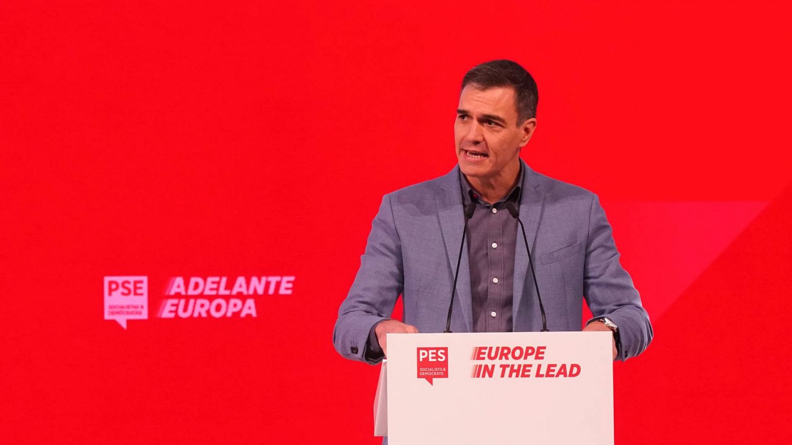 Investidura: el presidente del Gobierno, en funciones, Pedro Sánchez, durante el Congreso del Partido Socialista Europeo