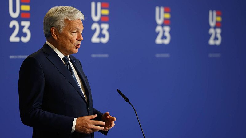 El comisario europeo de Justicia, Didier Reynders, en una rueda de prensa