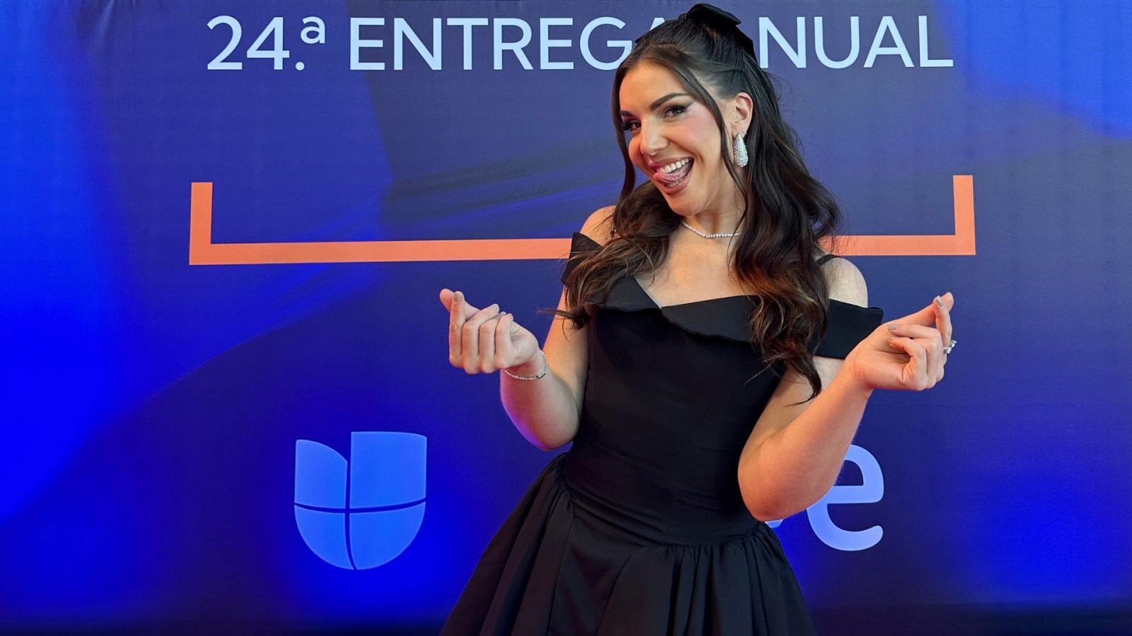 Inés Hernand en la alfombra roja de los Latin Grammy