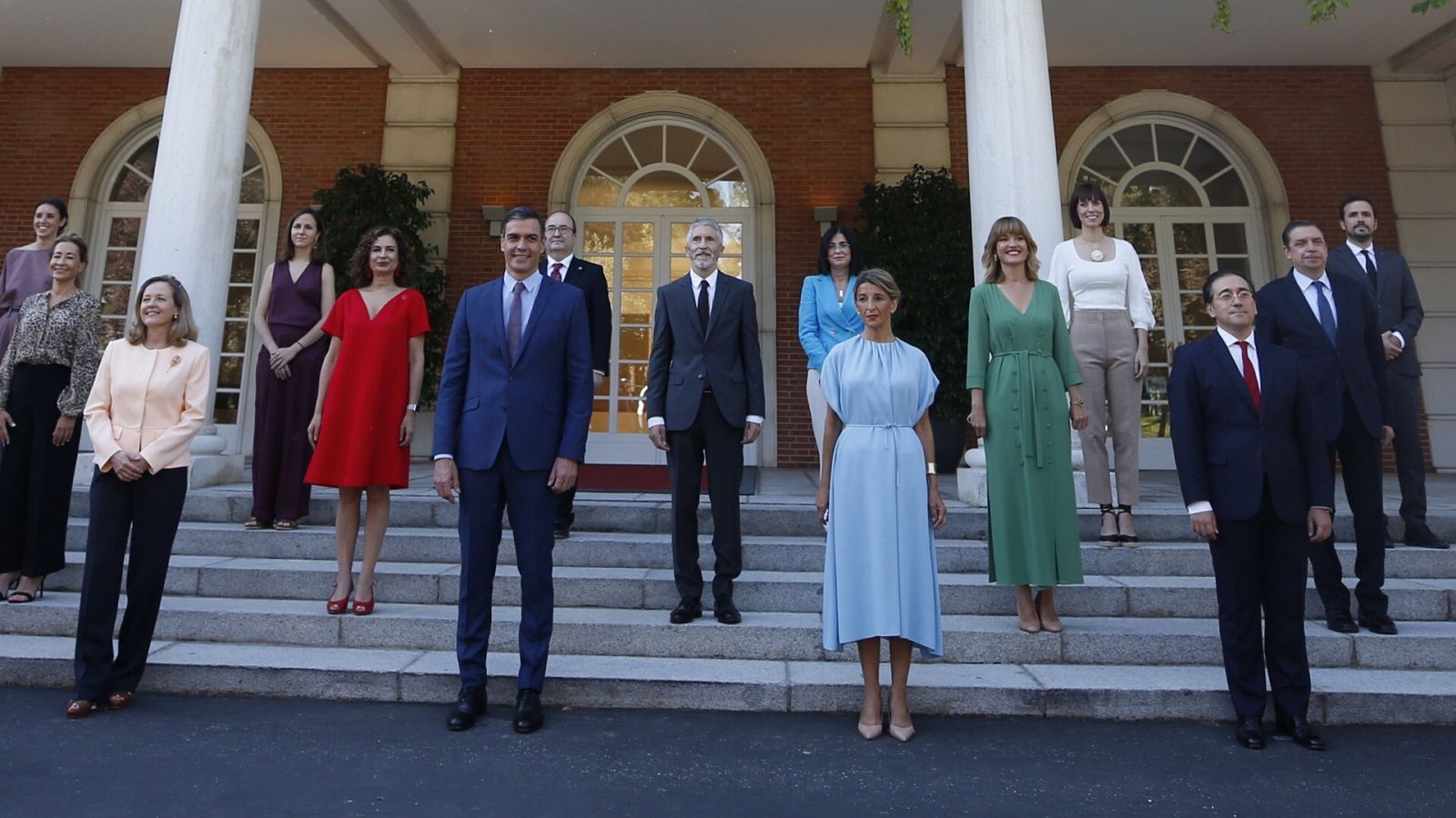 Foto de familia del anterior Gobierno, tras la última gran remodelación, en 2021