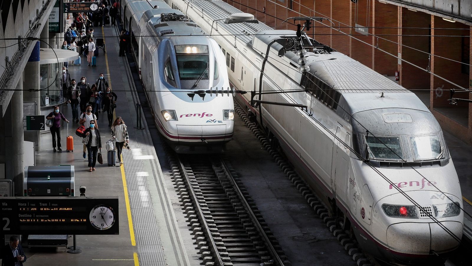 Cortada la circulación entre Atocha y Recoletos tras una incidencia en un tren