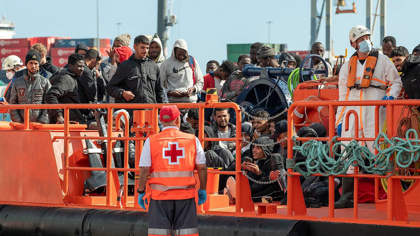 Siete pateras con centenares de migrantes han llegado a Lanzarote en las últimas 24 horas