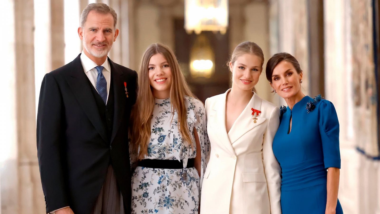 Imagen de la felicitación de Navidad de los Reyes y sus hijas