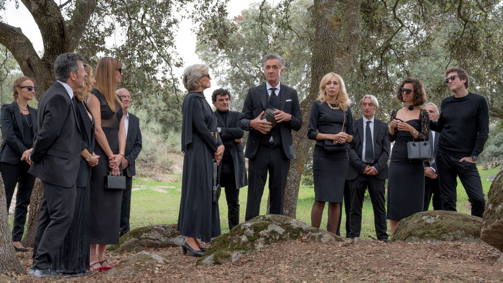 '4 estrellas' | Las familias Lasierra y Albalad se van de funeral