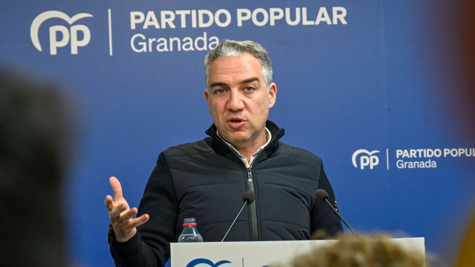 El PP llama "tahúr" a Sánchez