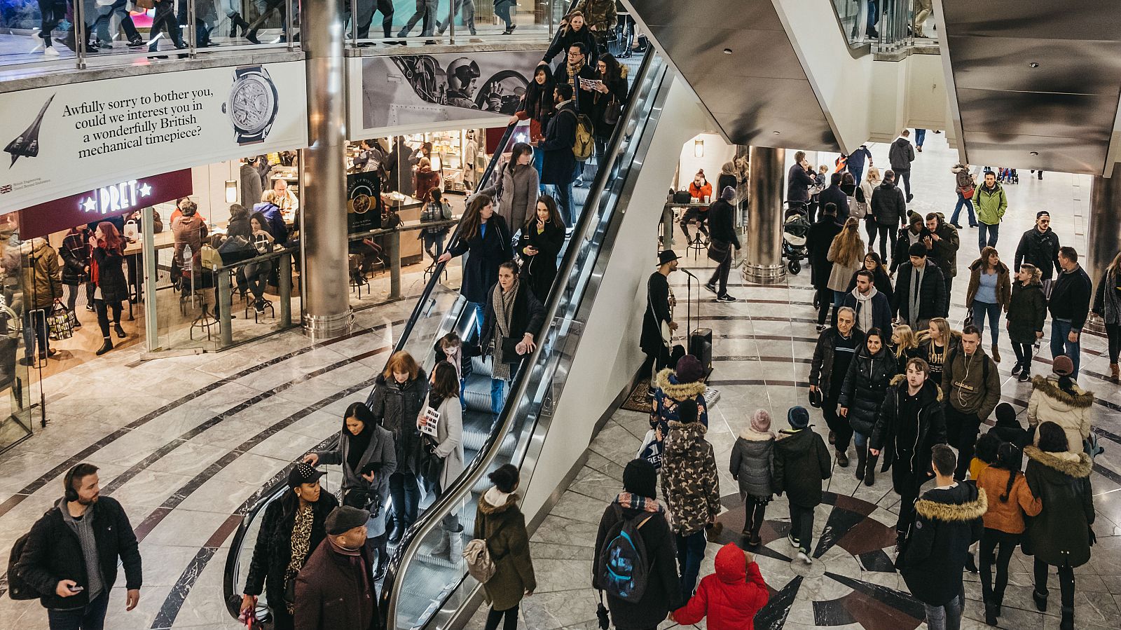 Centres comercials plens per les compres d'última hora per Nadal