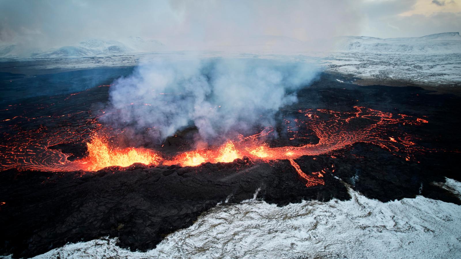 ISLANDIA VOLCÁN: La actividad es estable y podría remitir antes del fin de semana