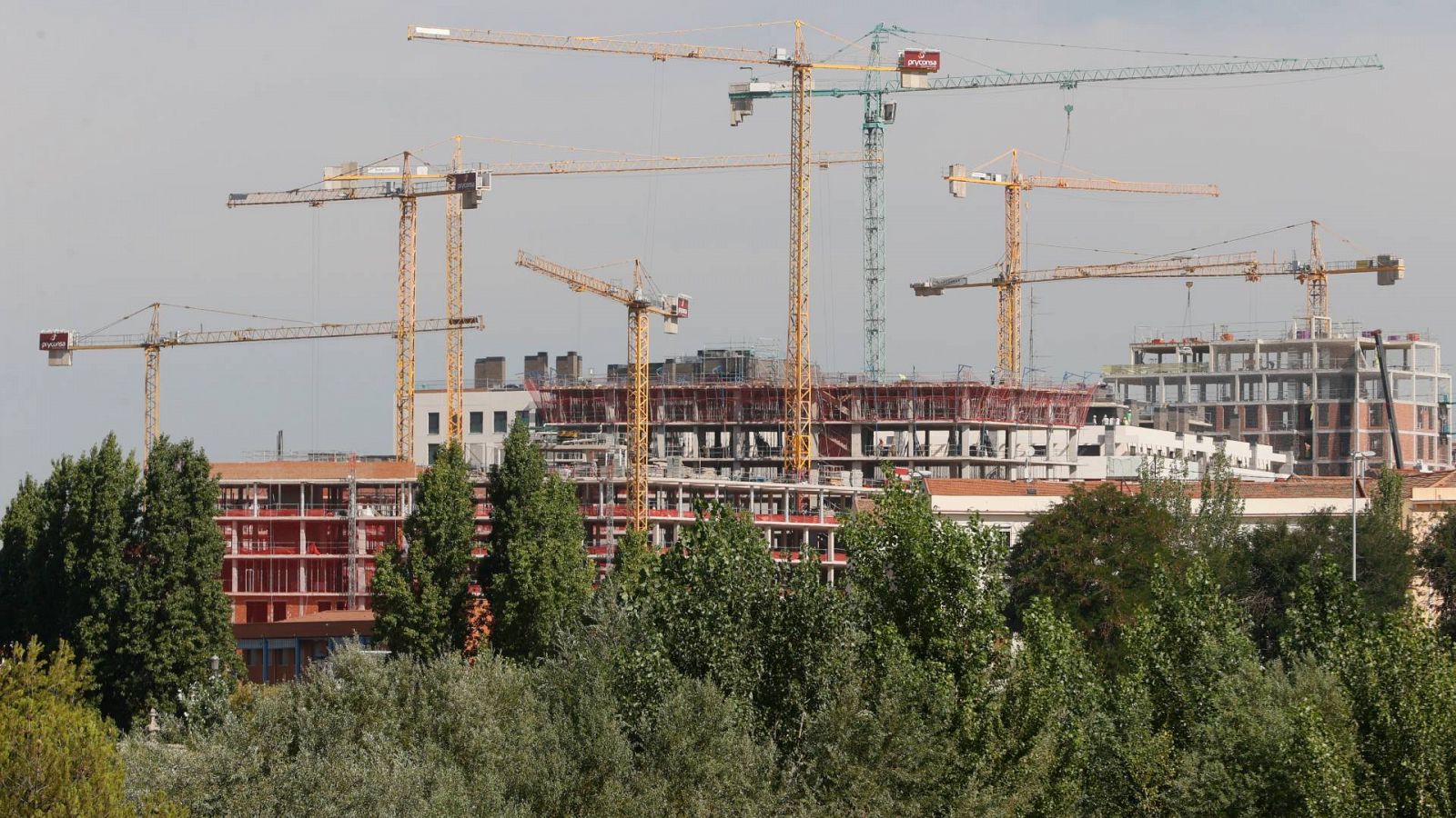 La firma de hipotecas cae en octubre: construcción de nueva vivienda en Madrid