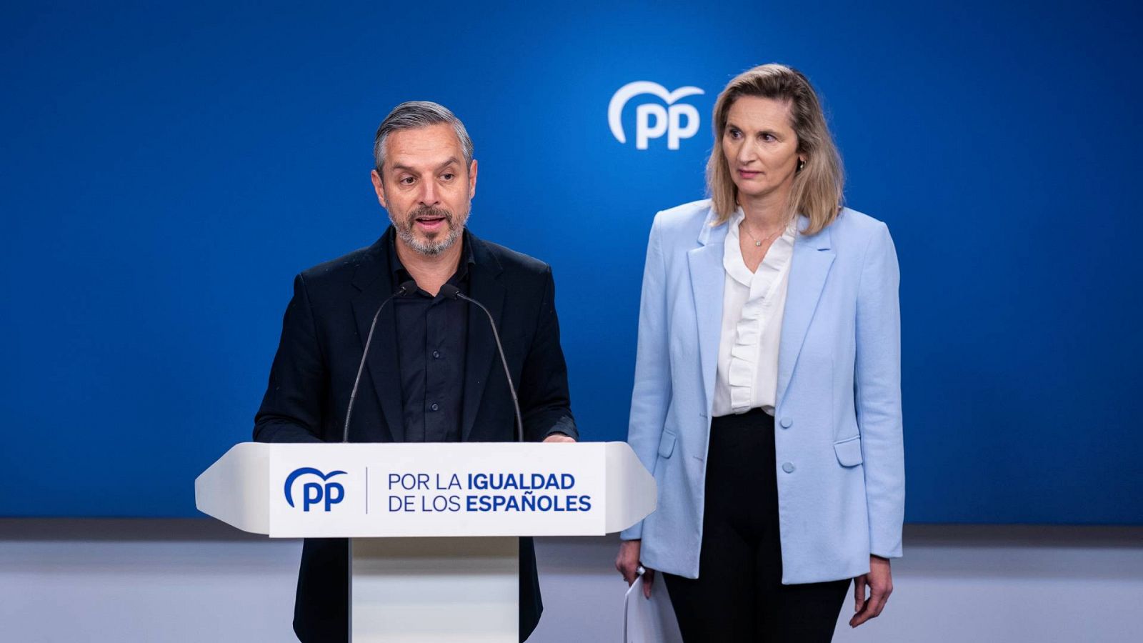 El vicesecretario de Economía del PP, Juan Bravo, y la vicesecretaria de Desarrollo Sostenible del PP, Paloma Martín