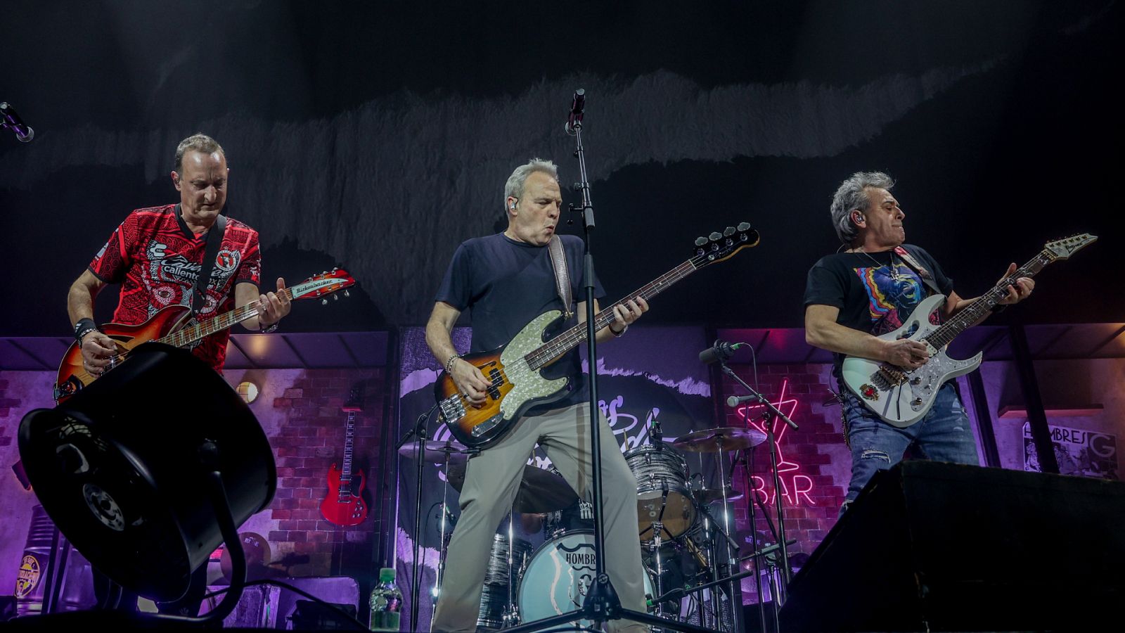 La banda Hombres G durante una actuación en el WiZink Center, a 28 de diciembre de 2023