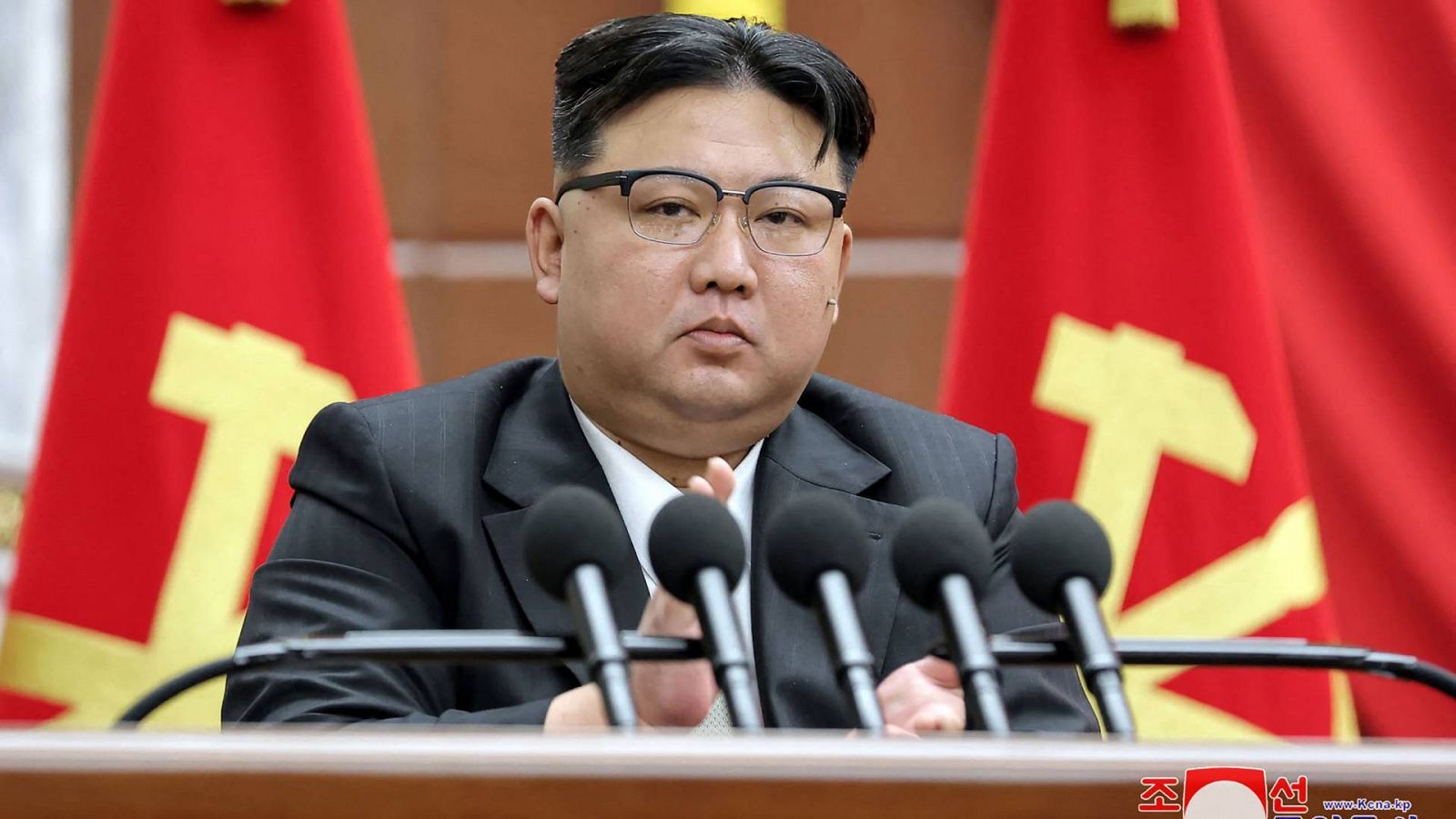 El líder norcoreano, Kim Jong-un, durante la reunión plenaria